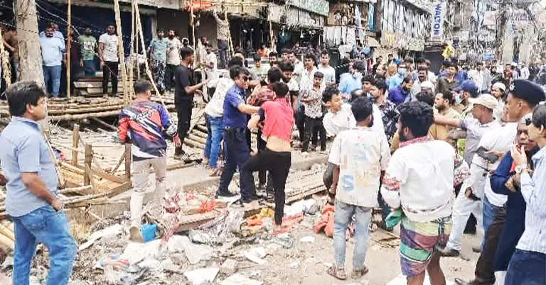 উচ্ছেদ অভিযান ঘিরে দুই গ্রুপের মধ্যে উত্তেজনা